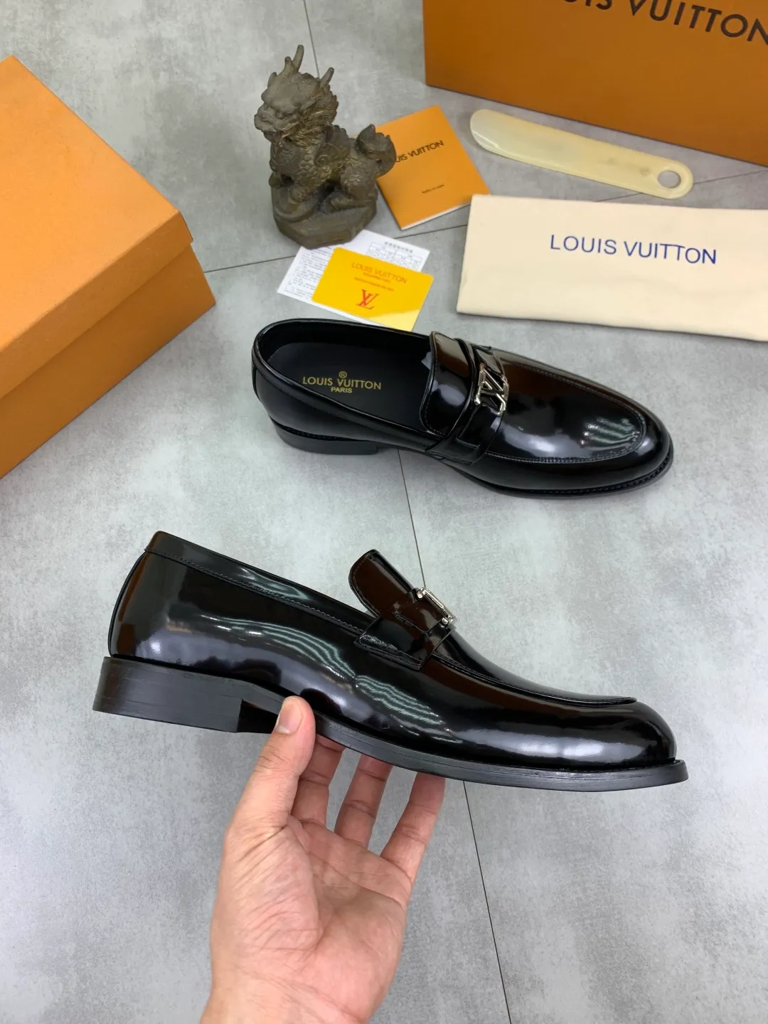 Men's shoes 💰P460💰[New model] Water-dyed cow lining 🆘 LV Louis Vuitton business leather shoes, made of original imported Italian 🇮🇹 calfskin, full cowhide lining, carefully handmade by professional shoemakers, the original version is specially designed for wear-resistant outsole. Standard code: 39-45 5️⃣color🉑️select